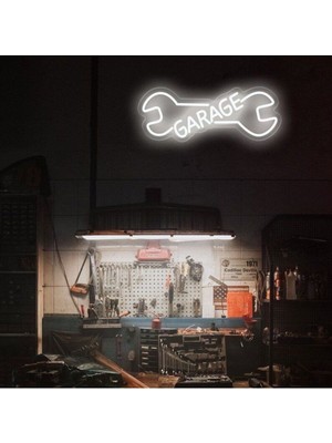 Biz Bu İşin Keyif Kısmındayız Garage Yazılı ve Şekilli Neon Tabela