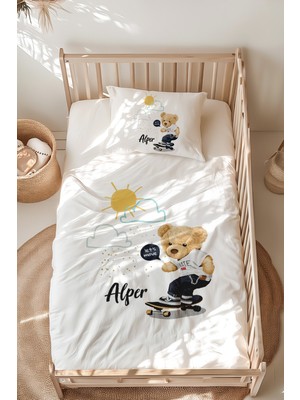 Lilabio %100 Pamuk Isme Özel Isimli Montessori Yatak Nevresim Takımı (100X200 Cm) Kaykaycı Ayıcık