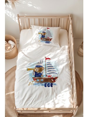 Lilabio %100 Pamuk Isme Özel Isimli Montessori Yatak Nevresim Takımı (100X200 Cm) Denizci Ayıcık