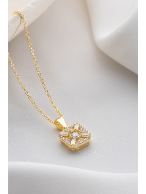 Two Arts Kadın 925 Ayar Gümüş Kare Kesim Zirkon Taşlı Kolye | Hediye Kutusunda