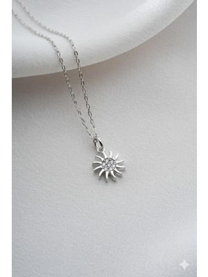 Two Arts Kadın 925 Ayar Gümüş Ortası Zirkon Taşlı Yıldız Kolye | 925 Gümüş