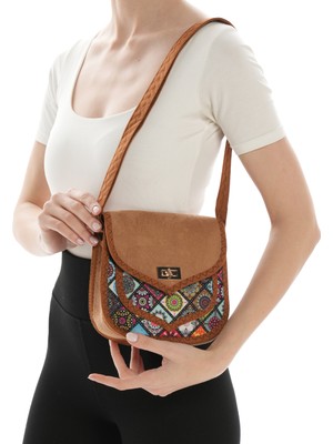 Missbag Kadın El Yapımı Etnik Mandala Desenli Kilit Kapama Küçük Boy Askılı Kahve Omuz Çantası