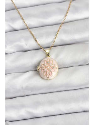 Vice Avm 316L Çelik Zincir Gold Renk Mineli Lotus Model Açılabilir Kadın Kolye  TG-VİCE10776 TG-V 12221