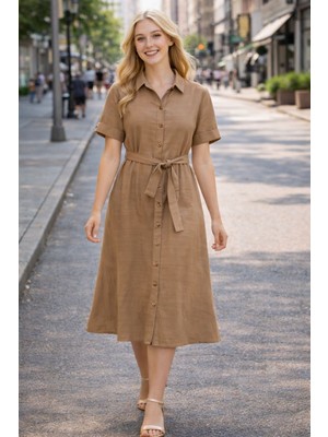 Moda Kadın Taba Rengi Kuşaklı Düğmeli Midi Elbise – Kısa Kollu, Günlük & Şık Yazlık Elbise