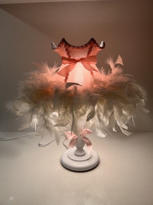 Lulu Avizem Yılbaşı Hediye Tüylü Pembe Abajur