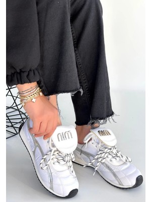 Trivogue Dissa Beyaz Cilt Bağcıklı Paraşüt Detaylı Spor Ayakkabı