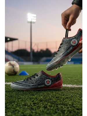 Enoch Profesyonel Çatlak Desenli Krampon Ayakkabı