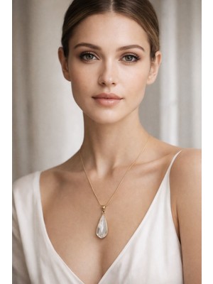 Solare Accessories Ay Taşı Altın Kaplama Detaylı Kolye