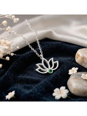 Aytoba 925 Ayar Gümüş Kişiye Özel Doğum Taşlı Lotus Kolye
