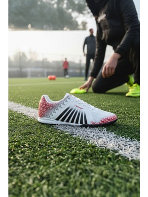 Enoch Profesyonel Vektörel Desenli ve Şerit Detaylı Halı Saha Ayakkabısı