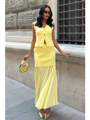 Etiler Collection Yelekli ve Pilise Etekli Triko Takım 10001