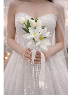 Ges Shop Incinin ve Lalenin Zarif Kombinasyonu- Gelin Buketi Nikah Düğün  Çekim Çiçeği