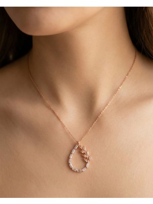 BG Jewellery Baget Taşlı Rose 925 Ayar Gümüş Kolye