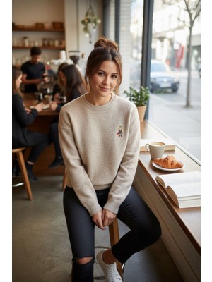 Asl Woman Ayı Nakışlı Bisiklet Yaka Oversize Triko Kazak – Yumuşak Dokulu Kışlık Kadın Kazak