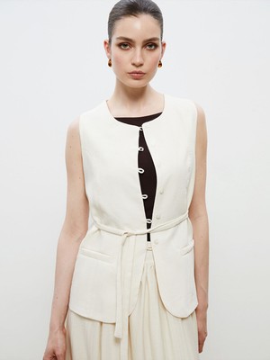 Lc Waikiki Yeni Sezon Bisiklet Yaka Keten Görünümlü Kadın Klasik Yelek