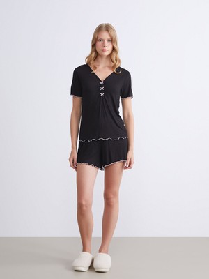 Lc Waikiki Yeni Sezon V Yaka Kadın Şortlu Pijama Takımı