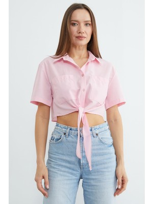 FullaModa Çift Cepli Önü Bağlamalı Crop Gömlek