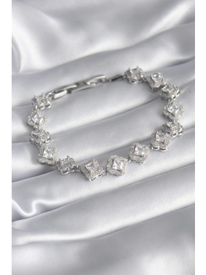 Flamex Pirinç Gümüş Renk Zirkon Taşlı Yonca Model Vıp Seri Kadın Bileklik