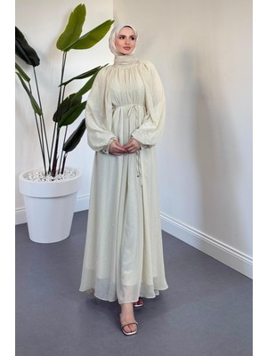 Merven Akyüz Niloufar Hakim Yaka Taşlı Şifon Abiye Krem