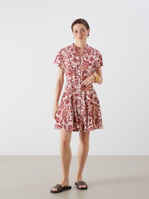 Lc Waikiki Yeni Sezon Kaçık Yaka Çiçekli Pileli Elbise