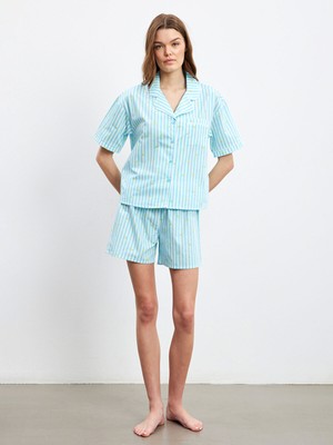 Lc Waikiki Yeni Sezon Gömlek Yaka Çizgili Kadın Şortlu Pijama Takımı