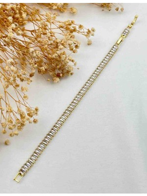 Stainless Steel Zirkon Taşlı Altın Renk Çelik Bileklik | Kararmaz – Şık & Dayanıklı Kadın Bilekliği