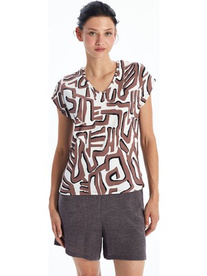 Lc Waikiki Yeni Sezon V Yaka Desenli Kısa Kollu Kadın Tişört