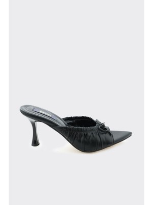 Derinet Topuklu Fiyonk Aksesuarlı Kadın Terlik