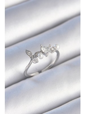 Hkursat Pirinç Gümüş Renk Zirkon Taşlı Kalp Yaprak Model Inci Detay Kadın Yüzük