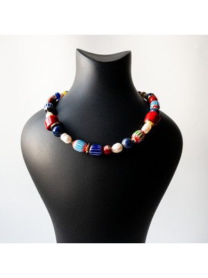 THEIA GemWorks Talmi - Nepal Cam Boncuk, Lapis Lazuli, Mercan, Hematit & İnci Kolye