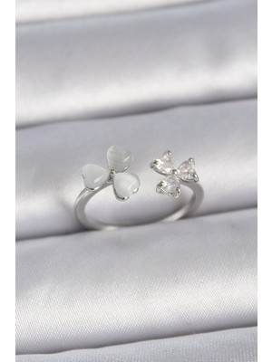 Hkursat Pirinç Gümüş Renk Ayarlanabilir Zirkon Taşlı Beyaz Mineli Kalp Model Kadın Yüzük