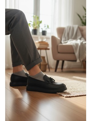 Enoch Hakiki Deri Siyah Püsküllü Casual Loafer (Esnek ve Kalın Tabanlı)
