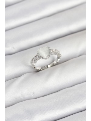 Hkursat Pirinç Gümüş Renk Zirkon Taşlı Kalpli Kadın Yüzük