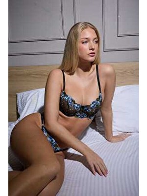 Vellora Kadın Iç Çamaşır Takımı Brode Mavi Çiçek Desenli Dantelli Örme Kumaş Sütyen Balenli Bralet ve Tanga