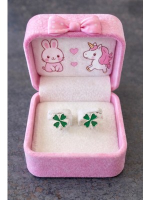 925 Ayar Gümüş Yonca Detaylı Mineli Kız Çocuk Küpesi . (Klipsli)