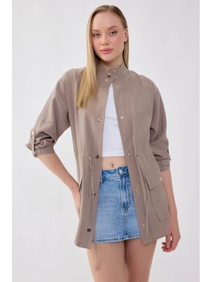 Vitrin Yakalı Beli Büzgülü Kol Detaylı Ceket