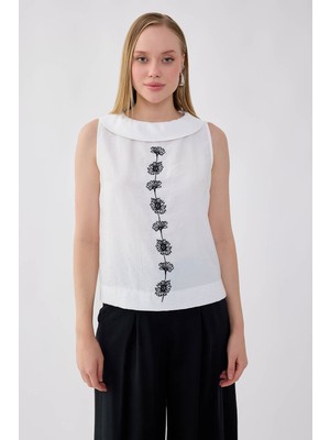 Vitrin Önü Çiçek Nakışlı Sıfır Kol Bluz