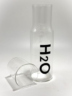 Aesco 600 ml Bardaklı Başucu Sürahisi – Şık ve Dayanıklı Borosilikat Cam Su Şişesi, Yatak Odası ve Ofis Kullanımı Için Pratik, Kapağı Bardak Olarak Kullanılabilen Minimalist Tasarım (Siyah)