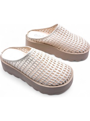 Guja 5 cm Dolgu Tabanlı Örgü Detaylı G26Y351 Kadın Bej Renk Burnu Kapalı Sabo Terlik