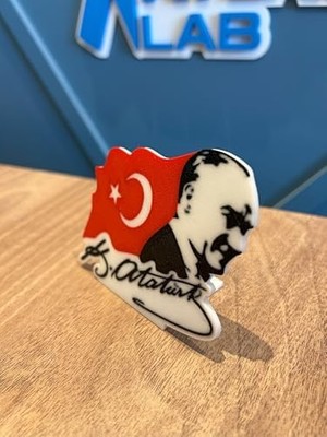 Aesco Atatürk Portresi 3D Türk Bayrağı Masaüstü Dekor Atatürk Imzalı Şık Hatıra & Ofis Süsü - Hediyelik