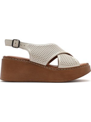 Derimod Kadın Krem Bilekten Tokalı Dolgu Topuklu Deri Konfor Sandalet 26SFD341126