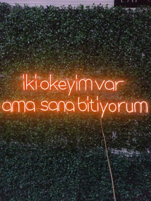 NEON LED KAYSERİ İki okeyim var ama sana bitiyorum Neon yazı