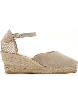 Derimod Kadın Bej Bilekten Bantlı Dolgu Topuklu Süet Deri Espadril Sandalet 26SFD205810