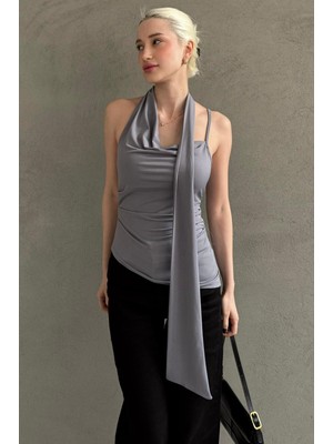 Madmext Gri Degaje Yaka Atkılı Şık Kadın Bluz MG2650