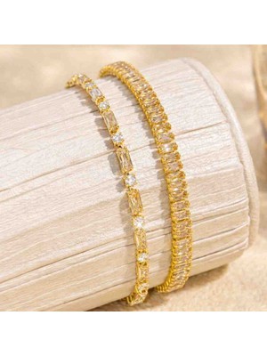 Stainless Steel Altın Renk Baget Taşlı Şık Bileklik – Zarif Parlak Taş Detaylı, Günlük ve Özel Gün Kullanımına Uygun