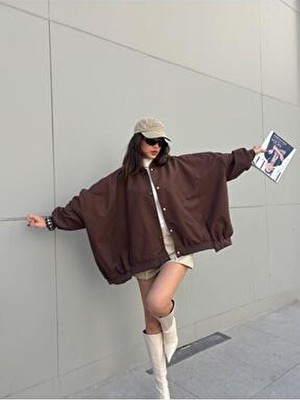 Minaaise Kadın Oversize Bamber Ceket Uzun Kol Kahverengi Dokuma Kumaş ile Modern Stil
