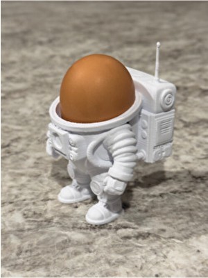 2’li Astronot Yumurta Tutacağı – Dekoratif Masa Üstü Stand | Sevimli Uzay Temalı 3D Tasarım