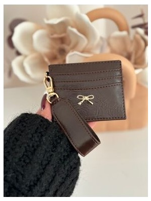 Laletto Kadın Yatay Kartlık Parlak Suni Deri Fiyonk Detaylı Küçük Boy Hediye Seçeneği