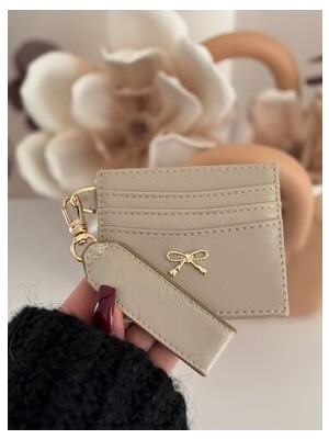 Laletto Kadın Fiyonk Detaylı Parlak Suni Deri Kartlık Yatay Küçük Boy Şık Tasarım