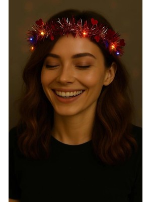 Belle Fusion Mey Ithalat® Kalp Püsküllü Gece Parıltısı 3 Modlu Led&amp;#39;li Işıklı Taç Kırmızı Renk
